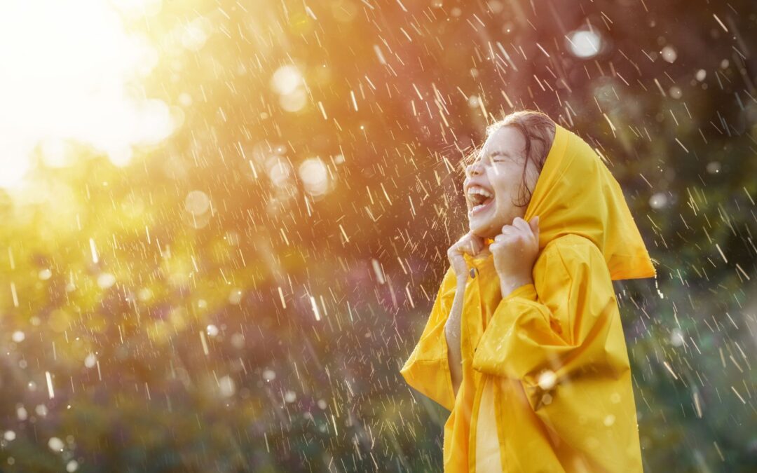 Co robić z dzieckiem w deszczowy dzień w górach? Pomysły na niepogodę