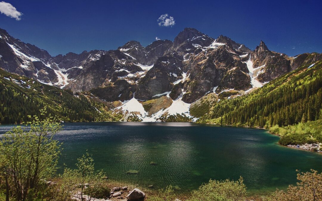 Ile się idzie na Morskie Oko? Dojazd, trasa i wskazówki